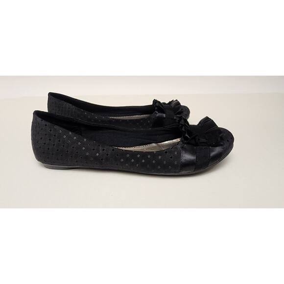 FERGALICIOUS By FERGIE Womens ALANA Ballet Flats Shoes Black Slip On Ruffle 7M - Picture 4 of 7